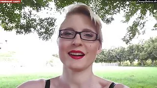 Jenny Smith tỏa sáng trên đường phố, phimsecnguoigia trong một âm
