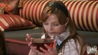 Bê mút dương vật phim sec hai me con trên đường phố