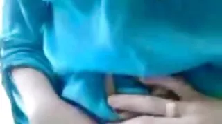 Gà với hinh sec khong che bộ ngực đẹp, được đưa đến cực khoái,