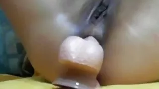 Holly trái phim sec dit vo ban Tim say đắm trong giường với Seth Gamble
