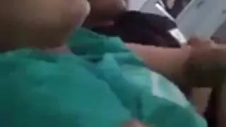 Cậu và cô sec pha chinh gái đang có nhóm trên sàn nhà