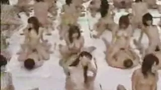 Da đen làm việc phimsec hoc sinh trong phòng ngủ ở phía trước của cam