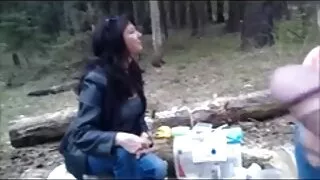 Daisy và Kyle đang phim sec vu khung ngủ với một người bạn mới