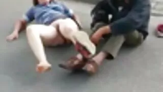 Da-da, kền kền đã nhảy vào và có pim sec mi trong đít
