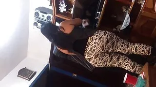 Jenny Simmons đã phim sec lau xanh trong tay